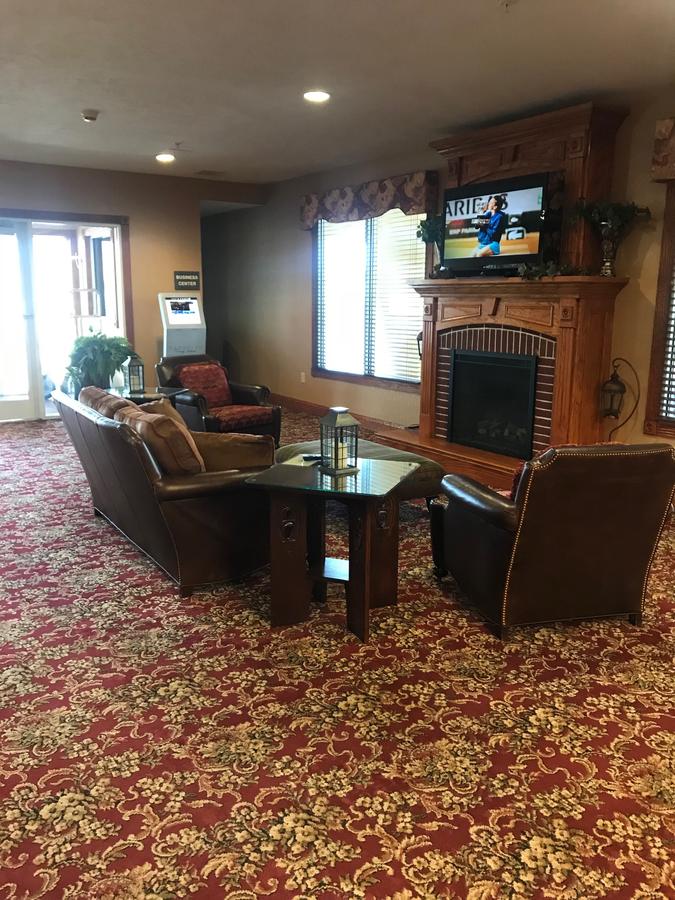 Randolph Inn And Suites - thumb 11