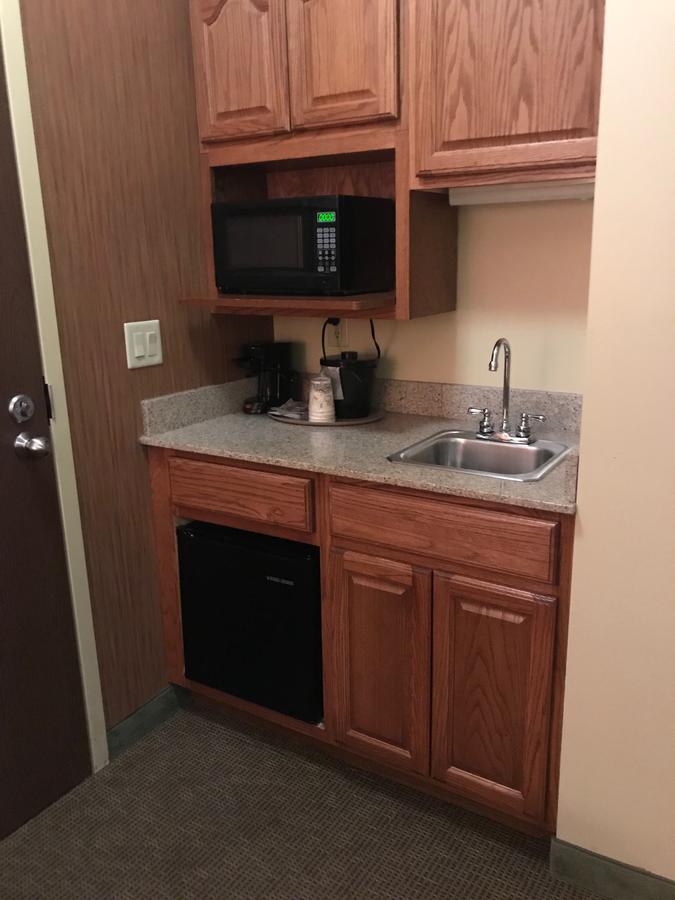 Randolph Inn And Suites - thumb 8