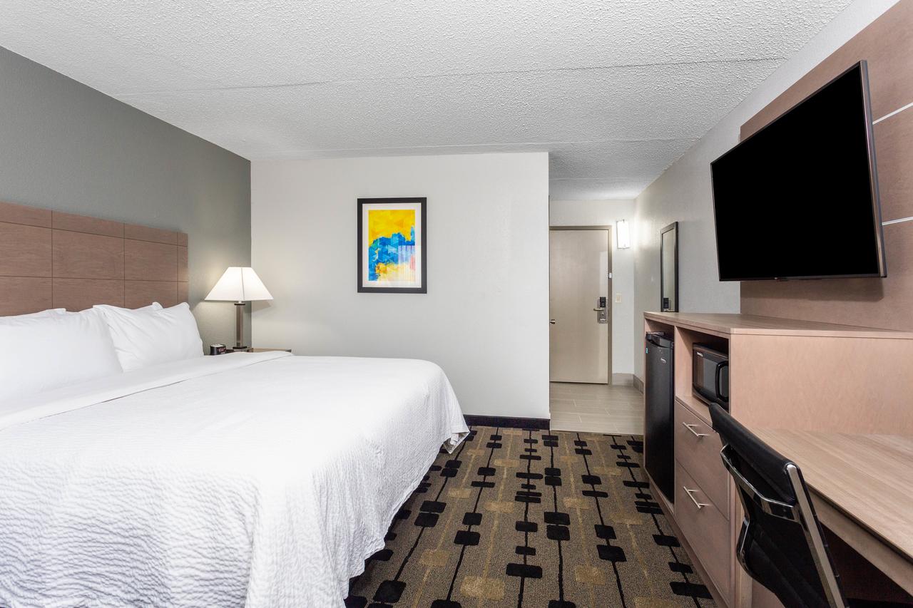 Baymont By Wyndham Terre Haute - thumb 7