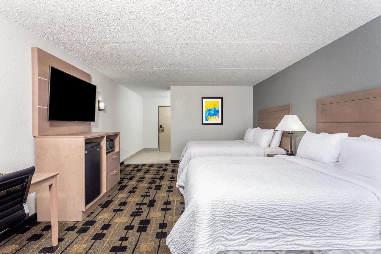 Baymont By Wyndham Terre Haute - thumb 23