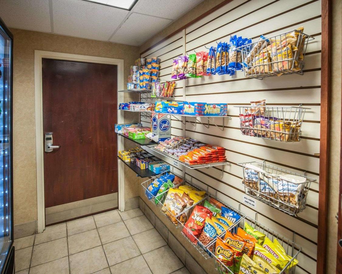 Quality Inn Indianapolis - thumb 28