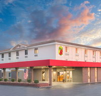 Super 8 by Wyndham Terre Haute - Accommodation Indiana