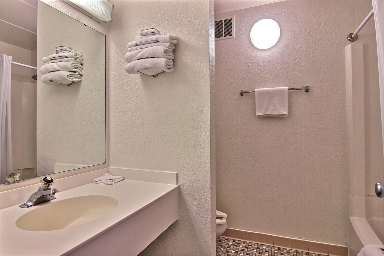 Motel 6 Merrillville - thumb 35