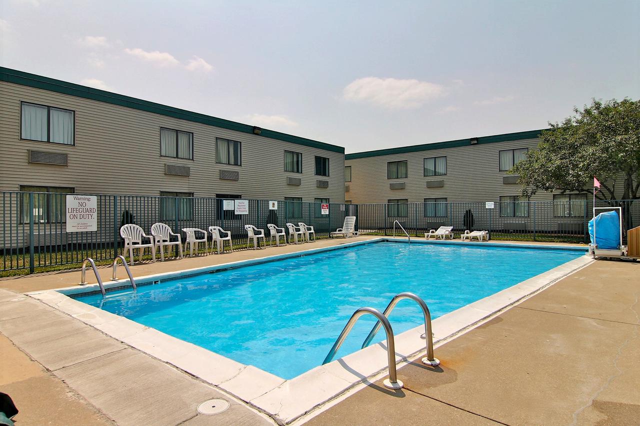 Motel 6 Merrillville - thumb 20