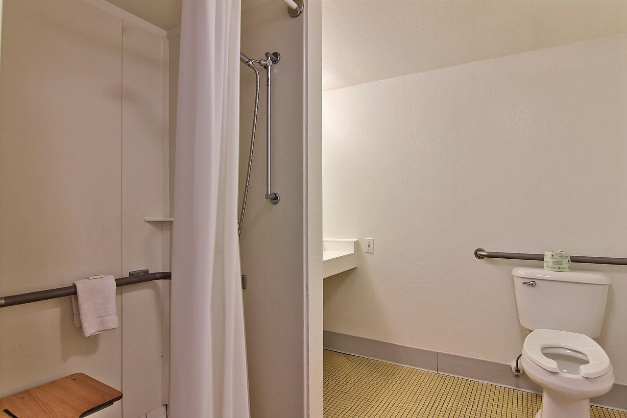 Motel 6 Merrillville - thumb 12