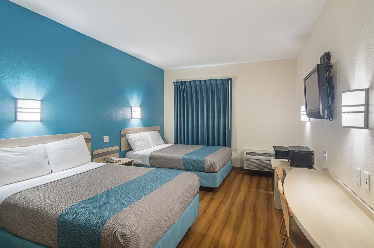 Motel 6 Merrillville - thumb 10