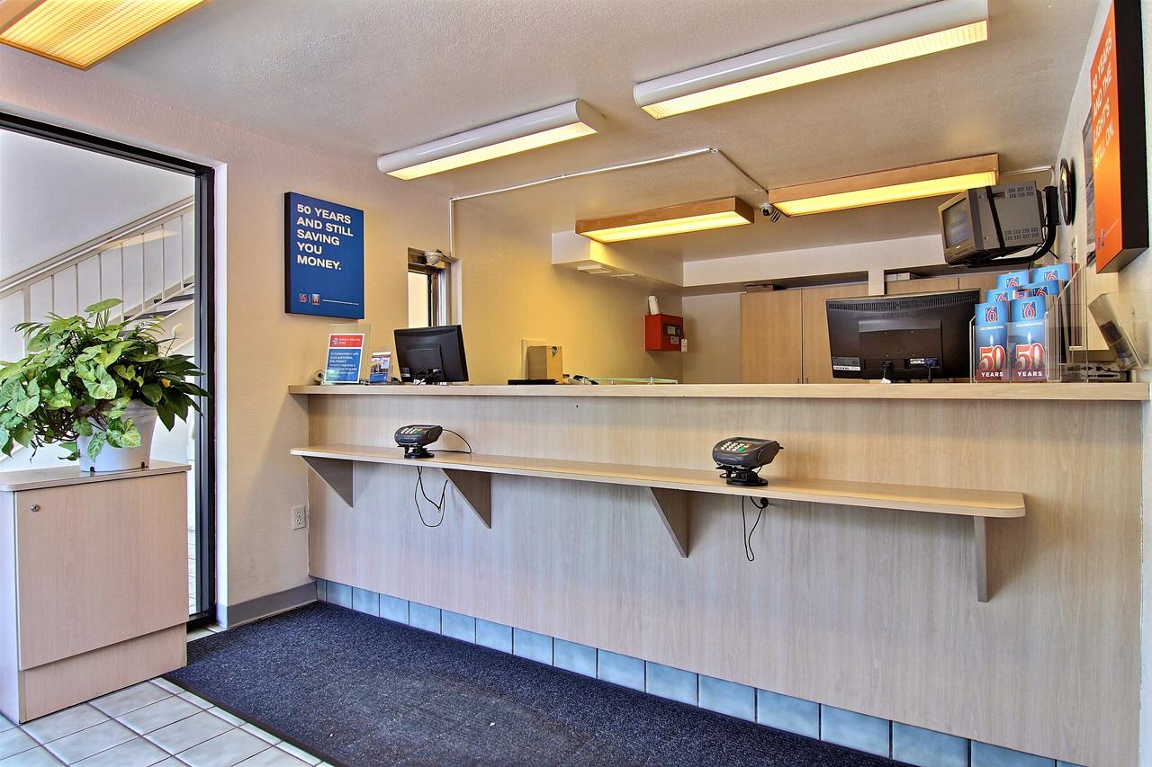 Motel 6 Merrillville - thumb 18
