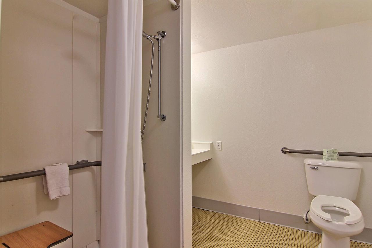 Motel 6 Merrillville - thumb 25