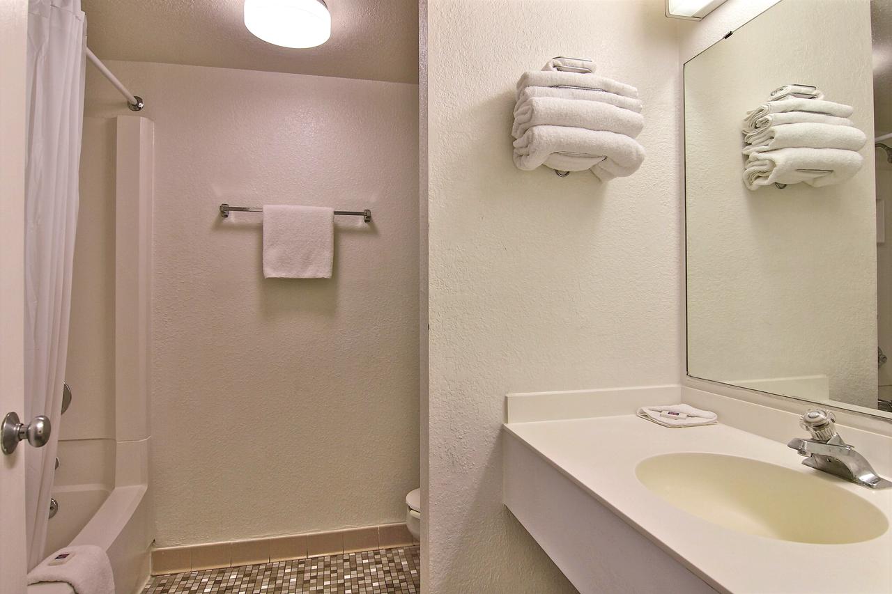 Motel 6 Merrillville - thumb 13