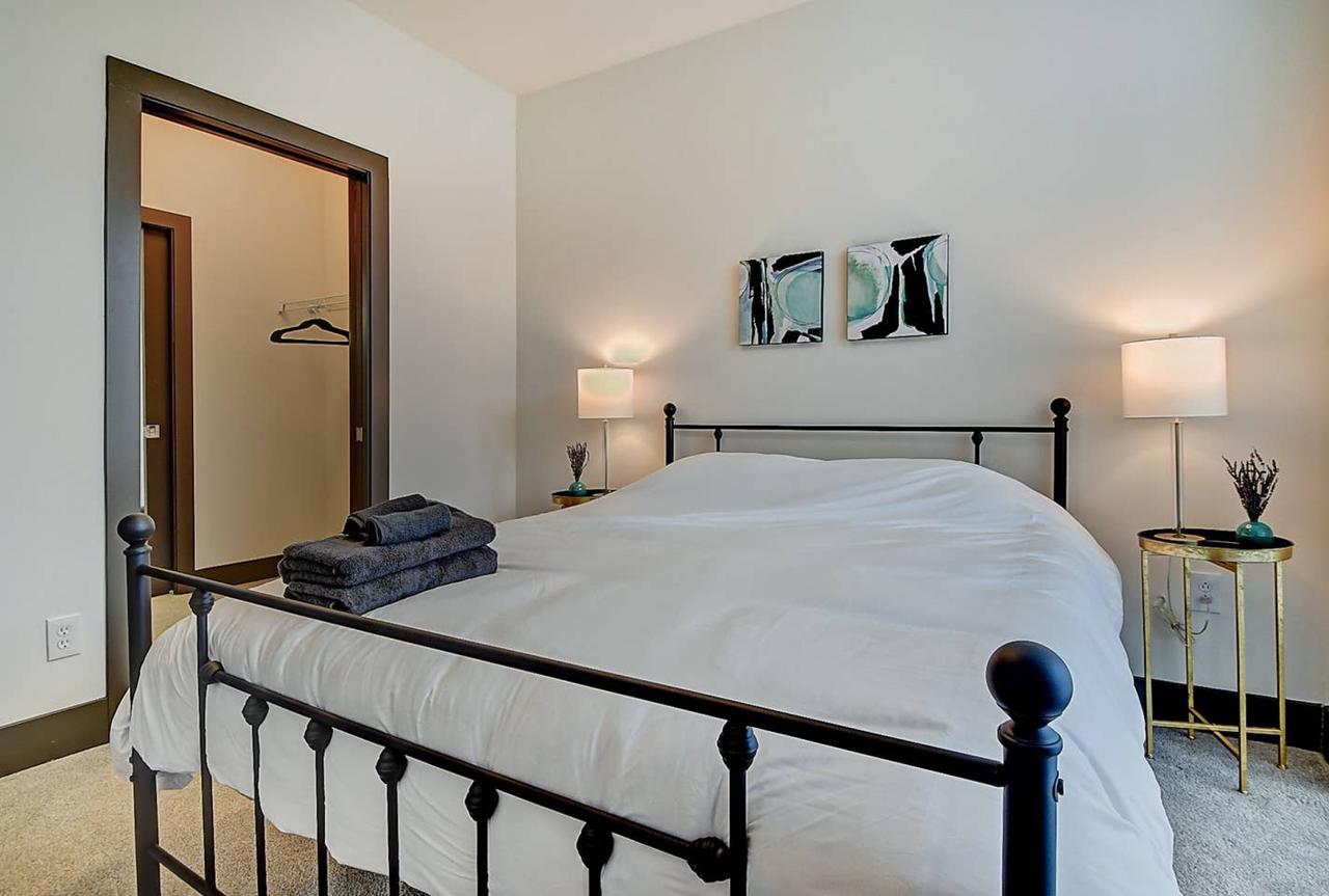 3BR Luxury Loft! Amazing Downtown Location! - thumb 10