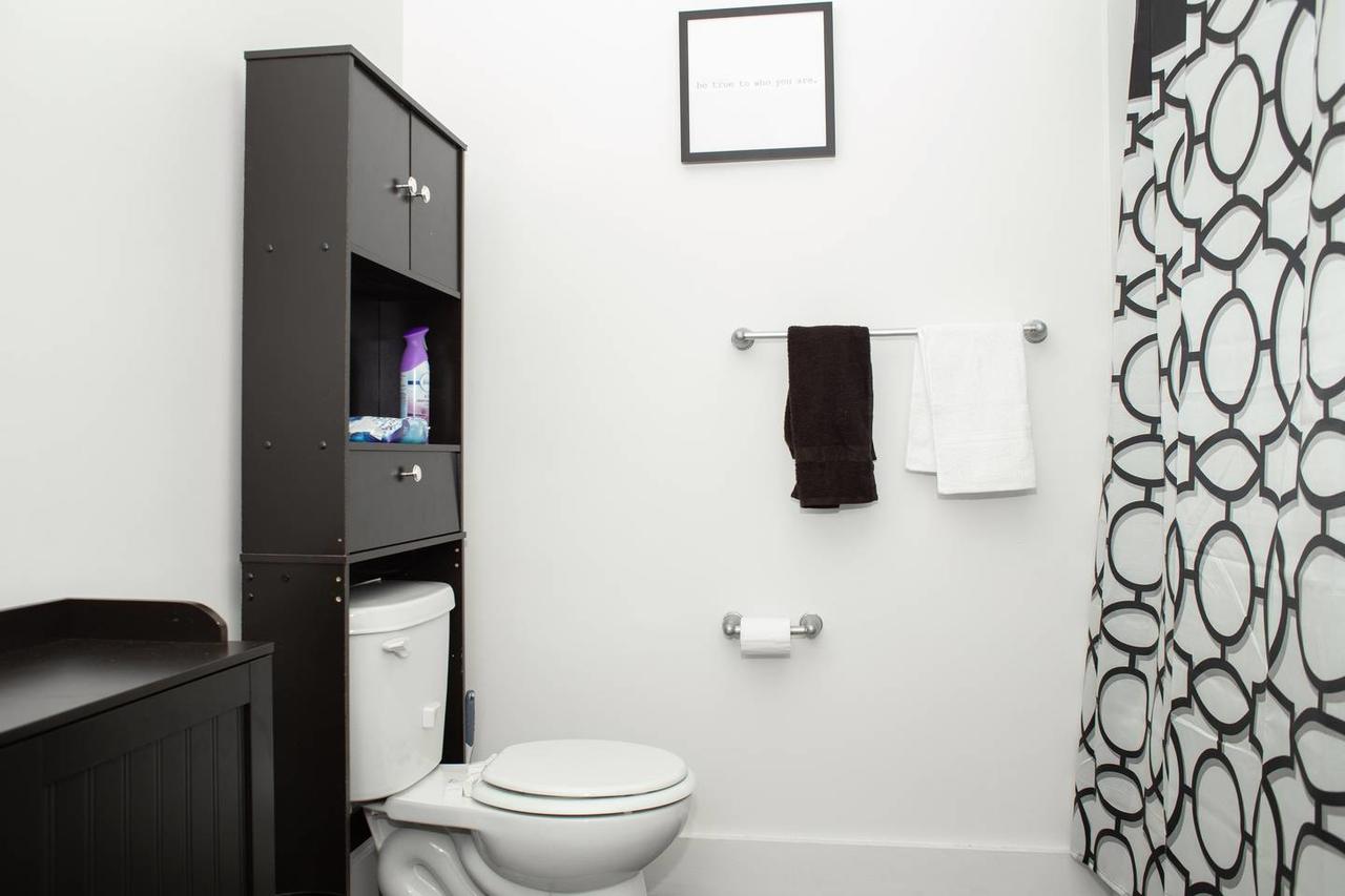 Extravagant Downtown Indy 5-Star Long Term Stay Luxury Apartment - thumb 9