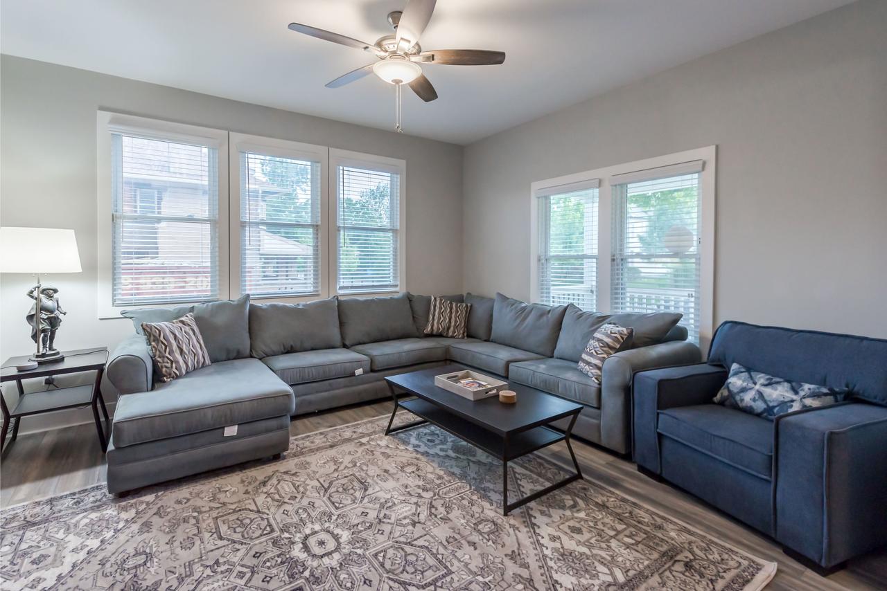Brand New 4 Bedroom Luxury Home In Indy! - thumb 21