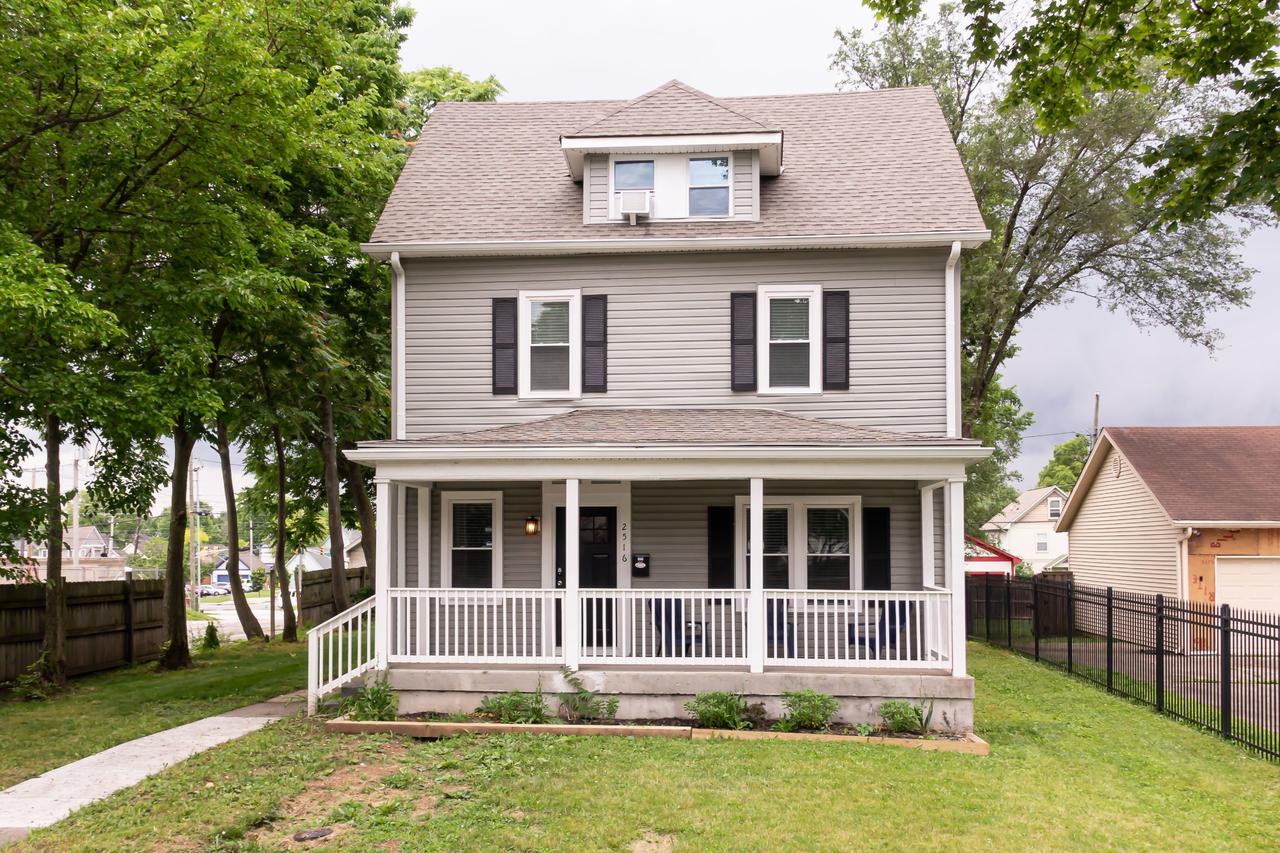 Brand New 4 Bedroom Luxury Home In Indy! - thumb 11