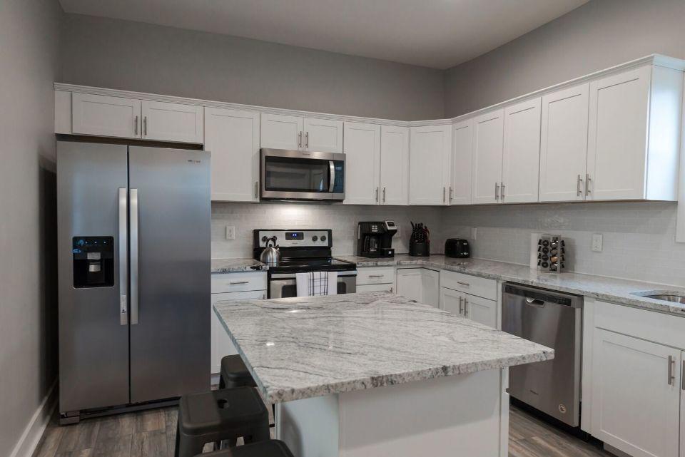 Brand New 4 Bedroom Luxury Home In Indy! - thumb 13