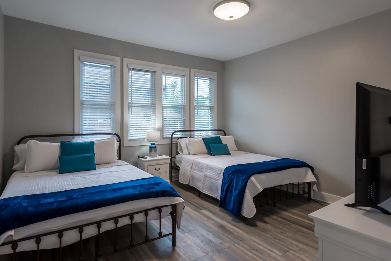 Brand New 4 Bedroom Luxury Home In Indy! - thumb 12