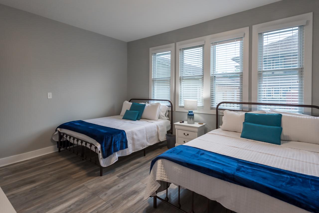 Brand New 4 Bedroom Luxury Home In Indy! - thumb 10