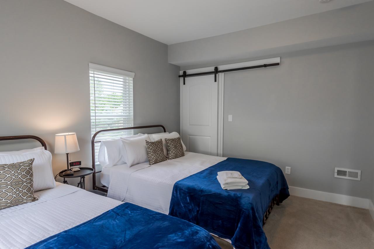 Brand New 4 Bedroom Luxury Home In Indy! - thumb 29