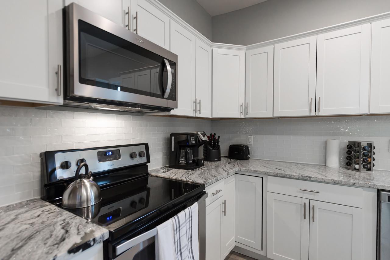 Brand New 4 Bedroom Luxury Home In Indy! - thumb 26