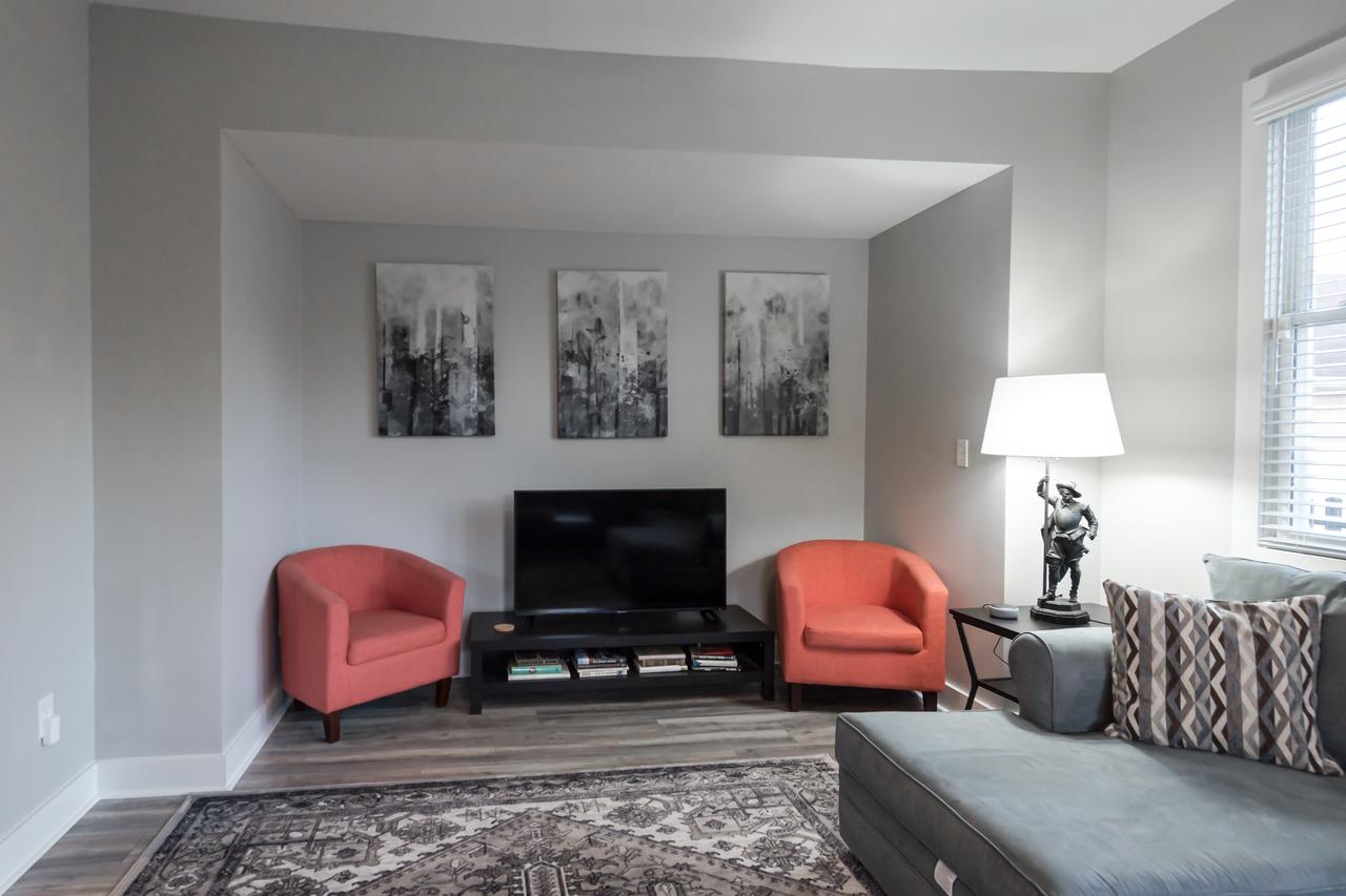 Brand New 4 Bedroom Luxury Home In Indy! - thumb 3