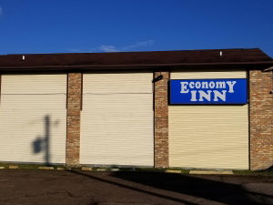 Economy Inn & Suites Cedar Lake