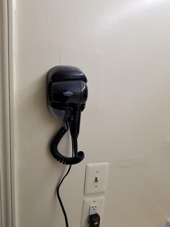 Economy Inn & Suites Cedar Lake - thumb 5