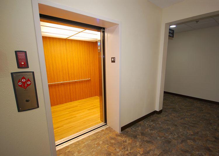 White House Suites - thumb 1