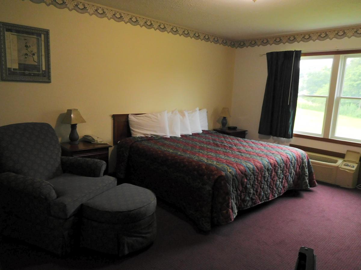 Attica Inn - thumb 31