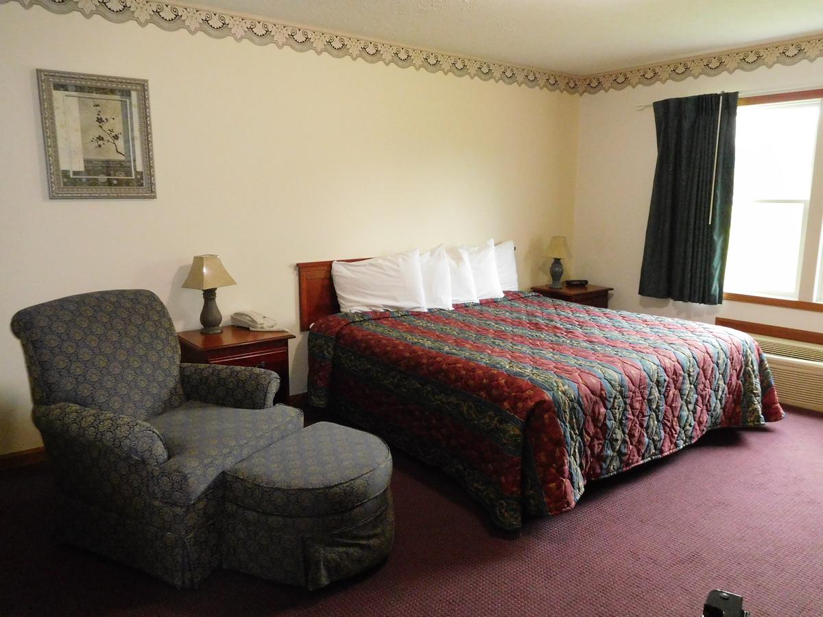 Attica Inn - thumb 28
