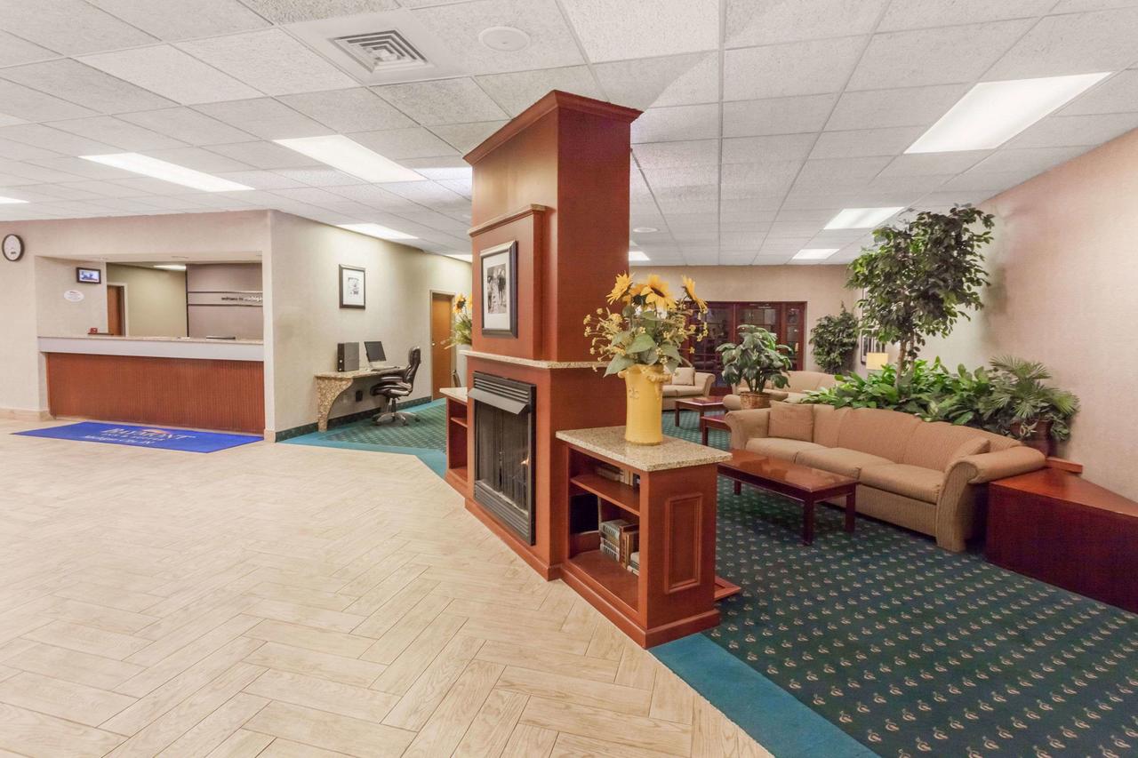 Baymont By Wyndham Michigan City - thumb 25