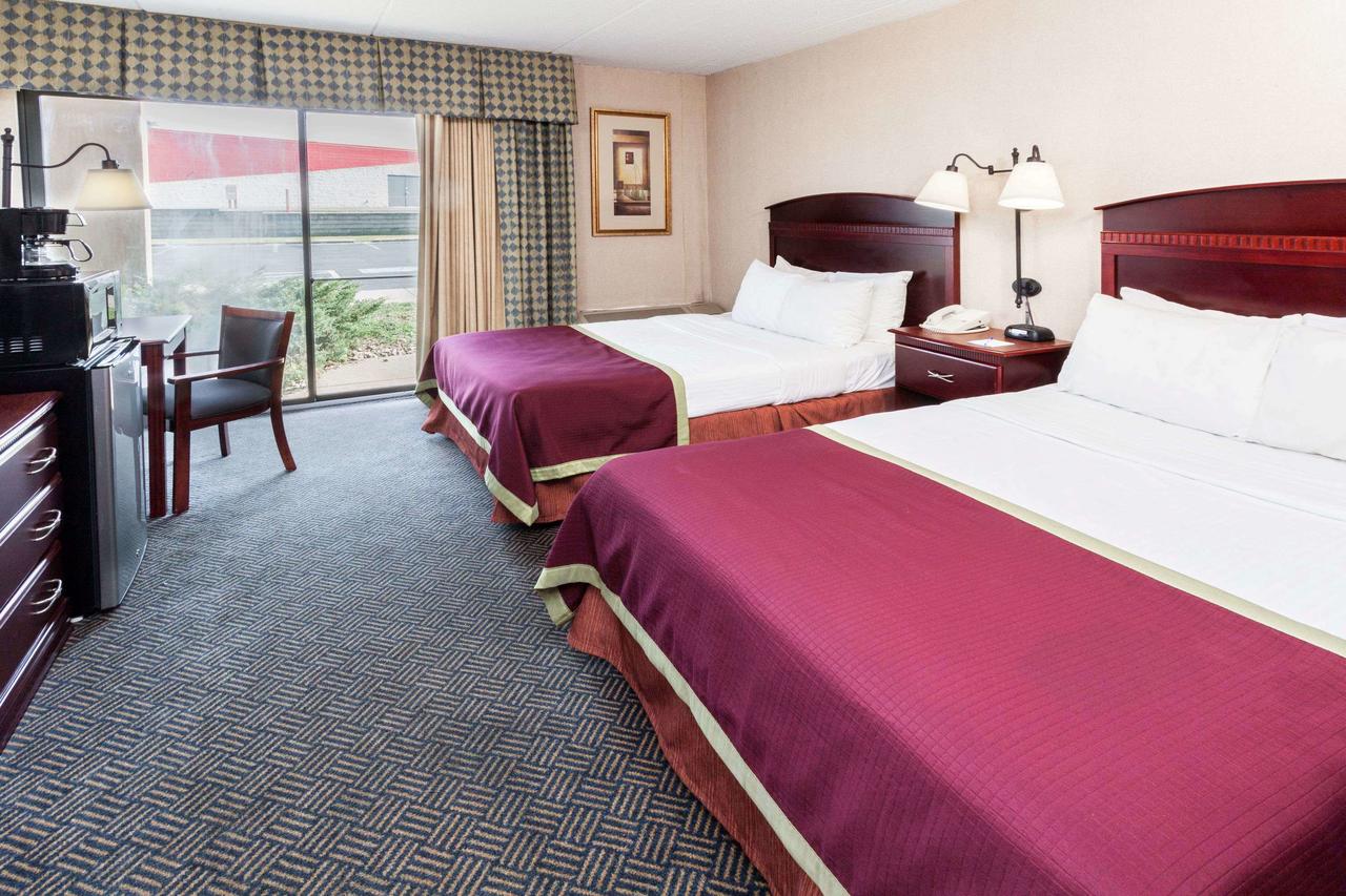 Baymont By Wyndham Michigan City - thumb 12