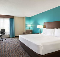 Baymont by Wyndham Evansville East - Accommodation Indiana