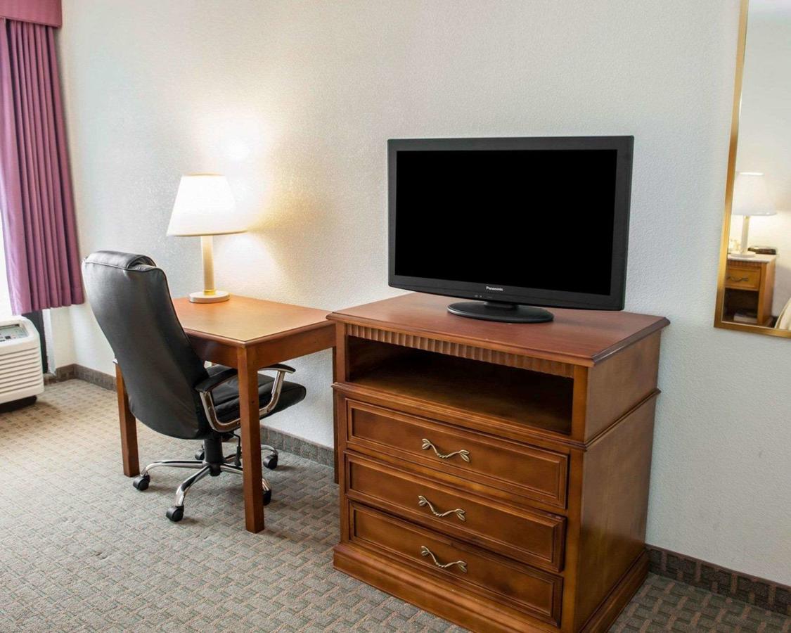 Quality Inn And Suites Indianapolis - thumb 36