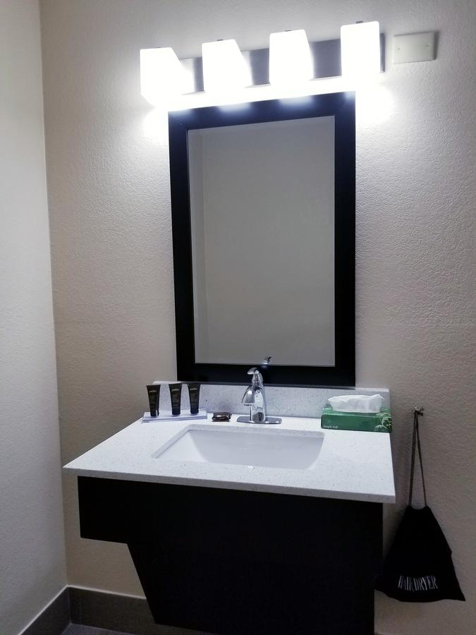 Wingate By Wyndham Bloomington - thumb 17