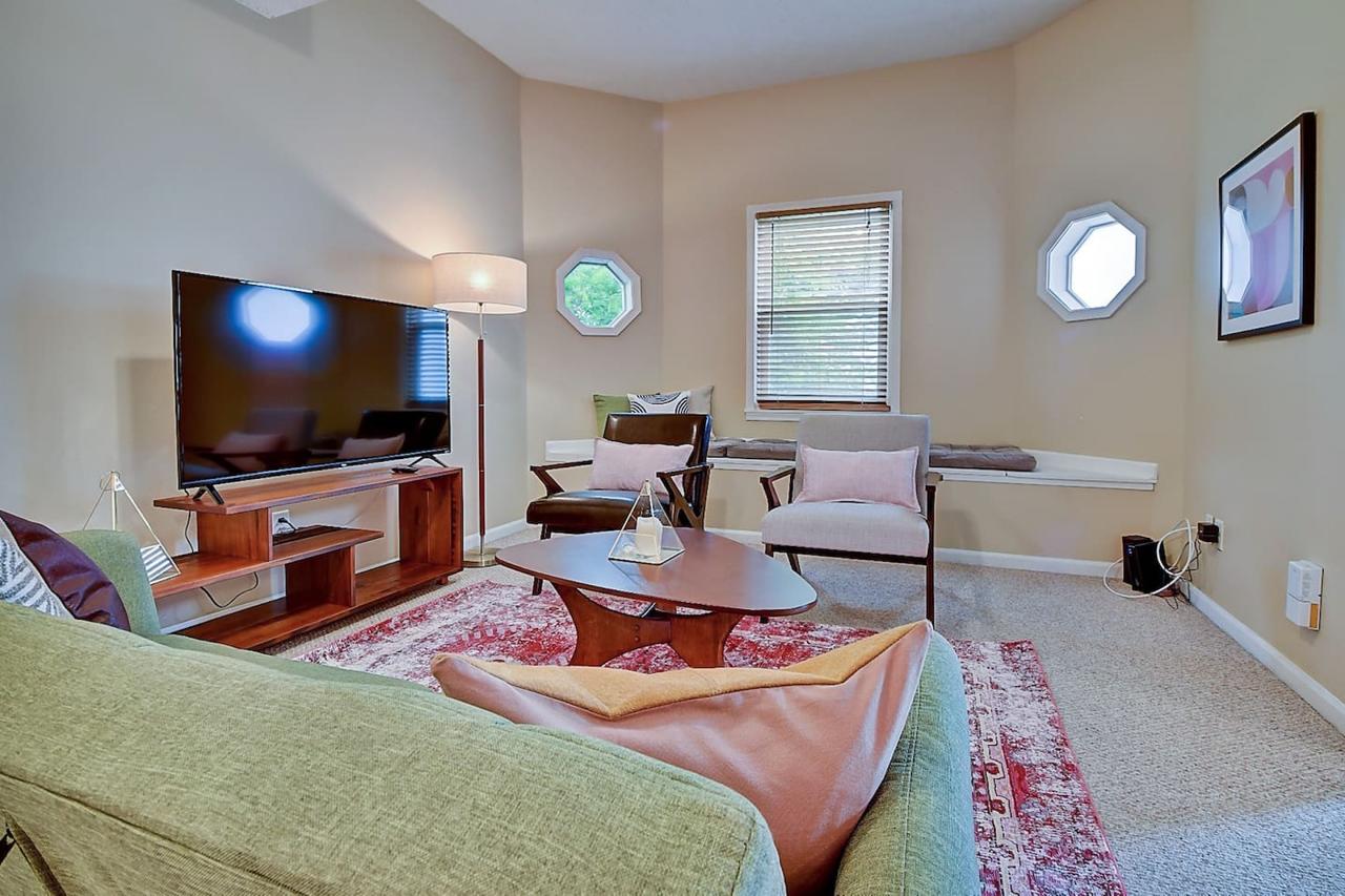 Beautiful 3BR House With W/D!