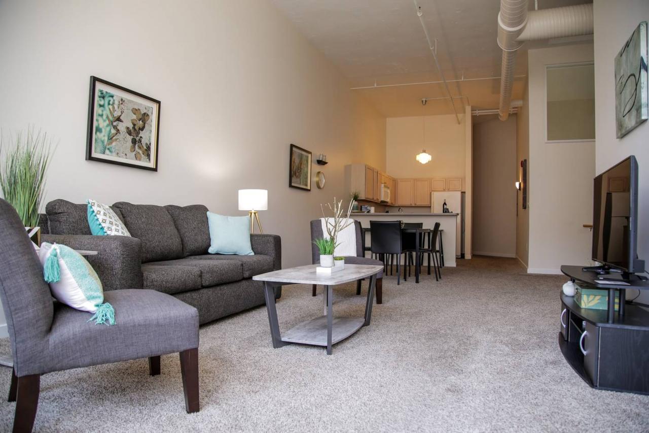 RENOVATED 2BR APT IN HISTORIC DEPARTMENT STORE - thumb 31