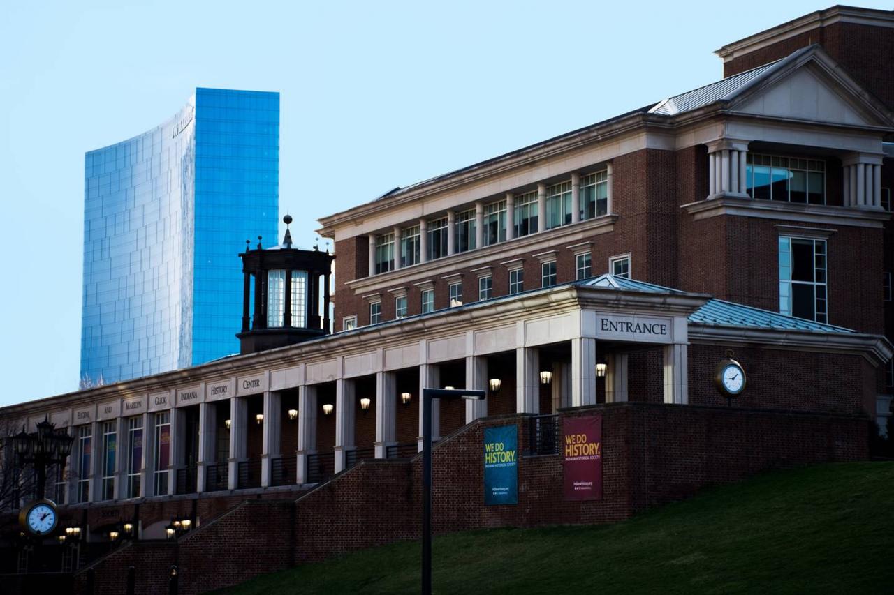 RENOVATED 2BR APT IN HISTORIC DEPARTMENT STORE - thumb 16