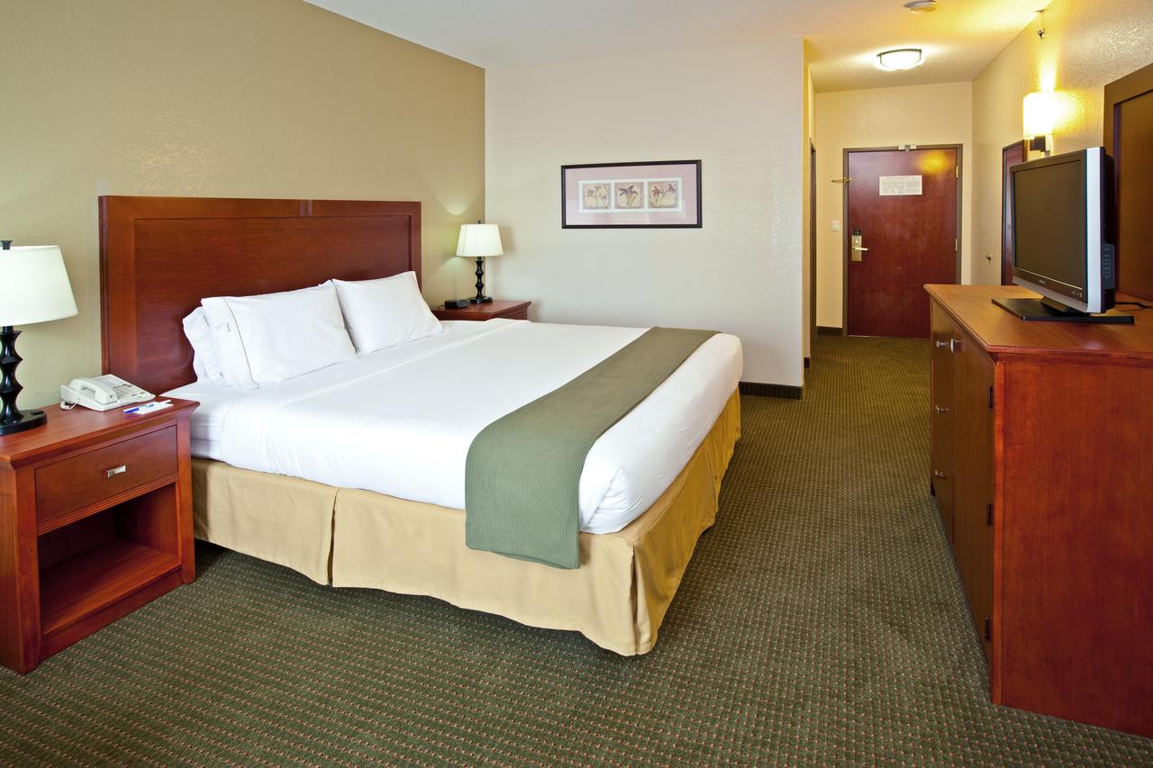 Holiday Inn Express Hotel & Suites Bedford - thumb 18