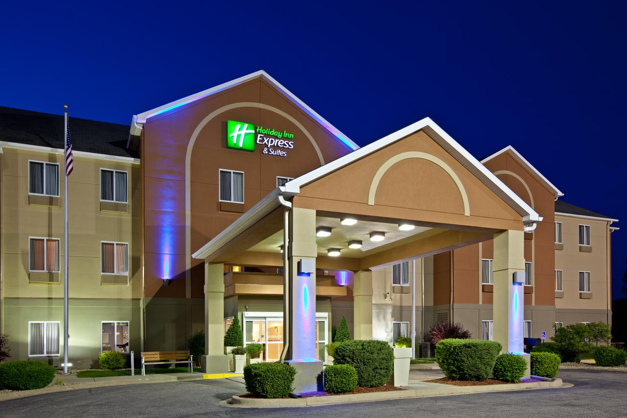 Holiday Inn Express Hotel & Suites Bedford - thumb 0