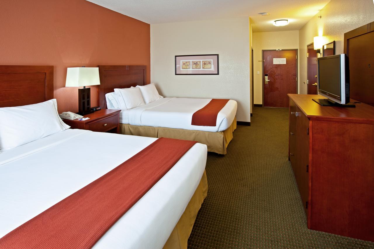 Holiday Inn Express Hotel & Suites Bedford - thumb 10