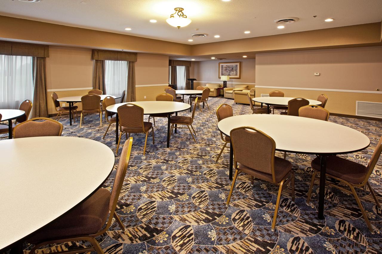 Holiday Inn Express Hotel & Suites Bedford - thumb 6