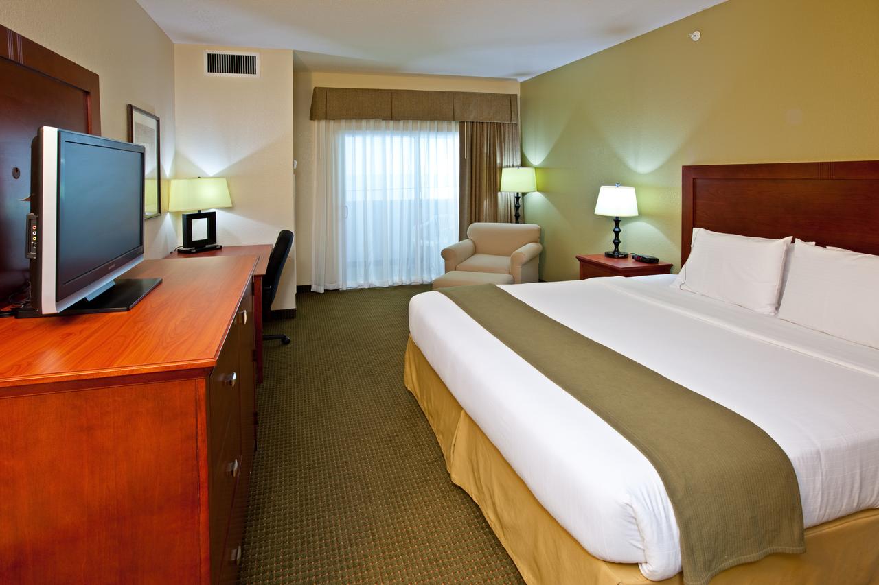 Holiday Inn Express Hotel & Suites Bedford - thumb 3