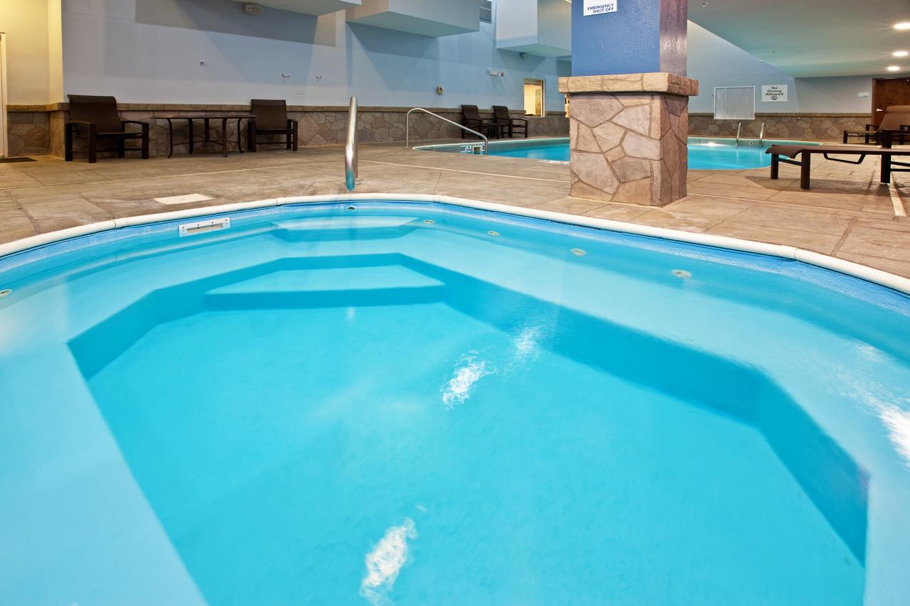 Holiday Inn Express Hotel & Suites Bedford - thumb 19