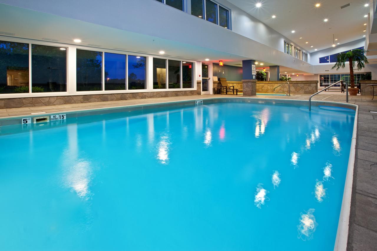 Holiday Inn Express Hotel & Suites Bedford - thumb 14
