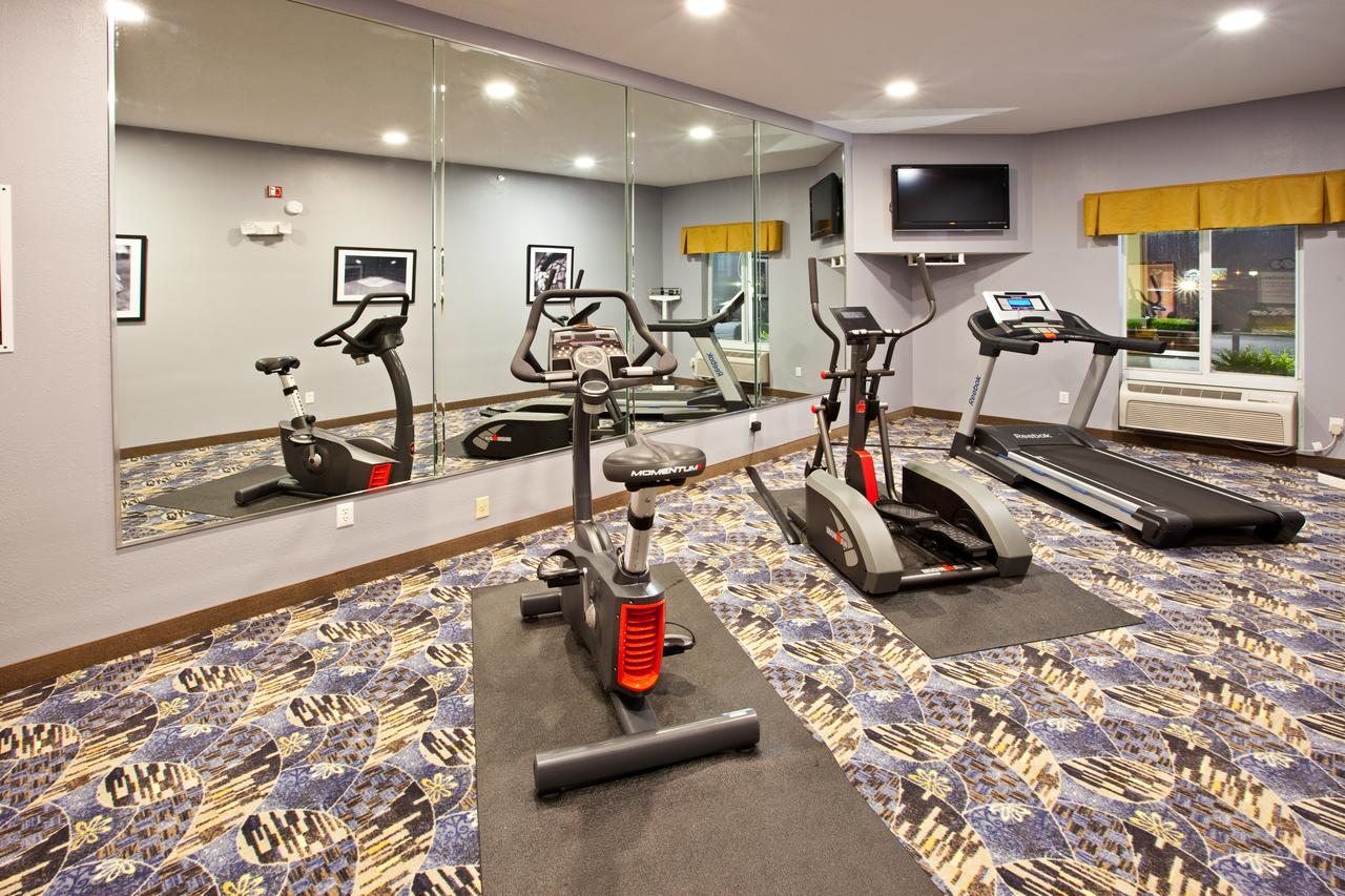 Holiday Inn Express Hotel & Suites Bedford - thumb 16