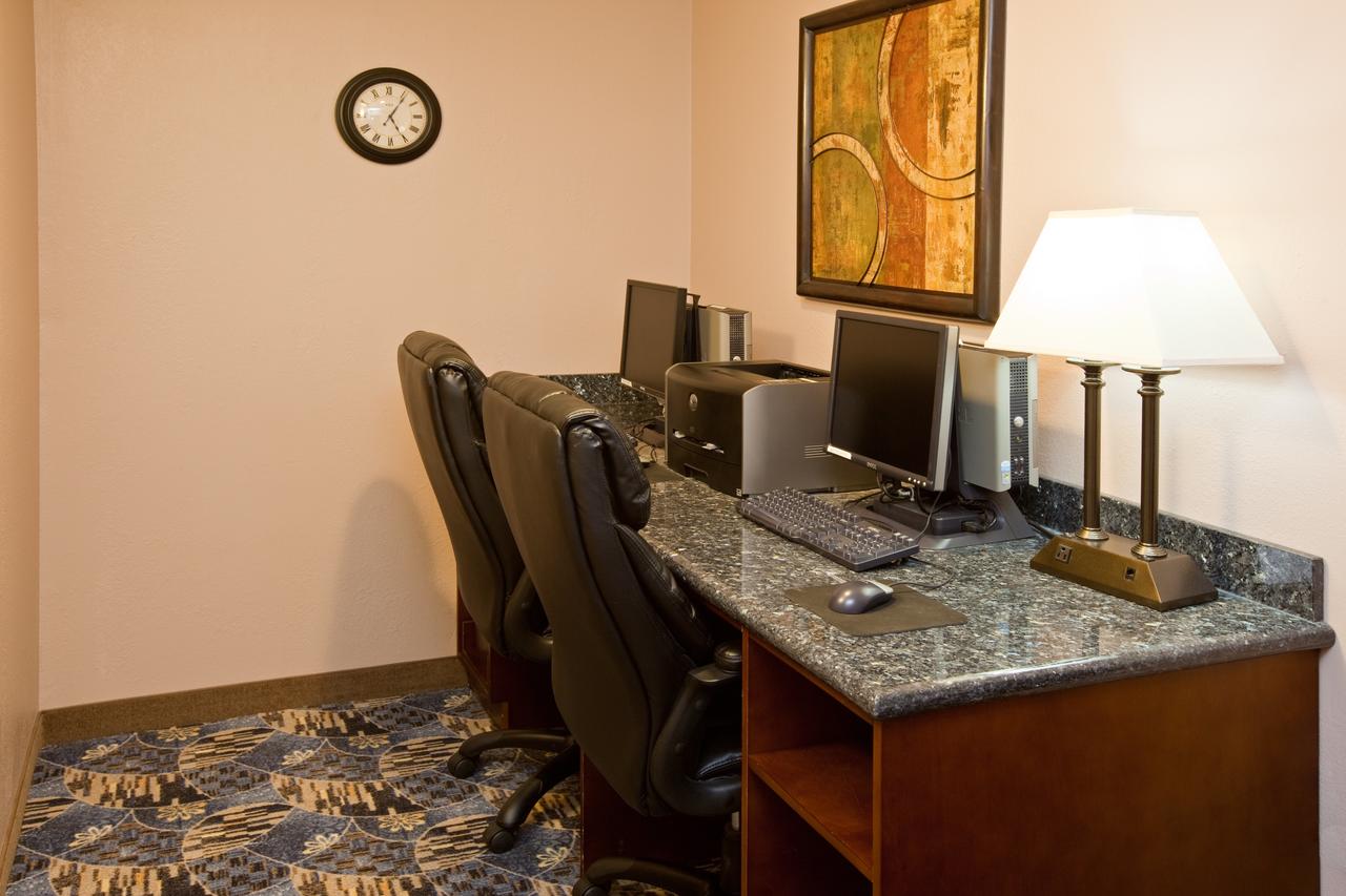 Holiday Inn Express Hotel & Suites Bedford - thumb 9