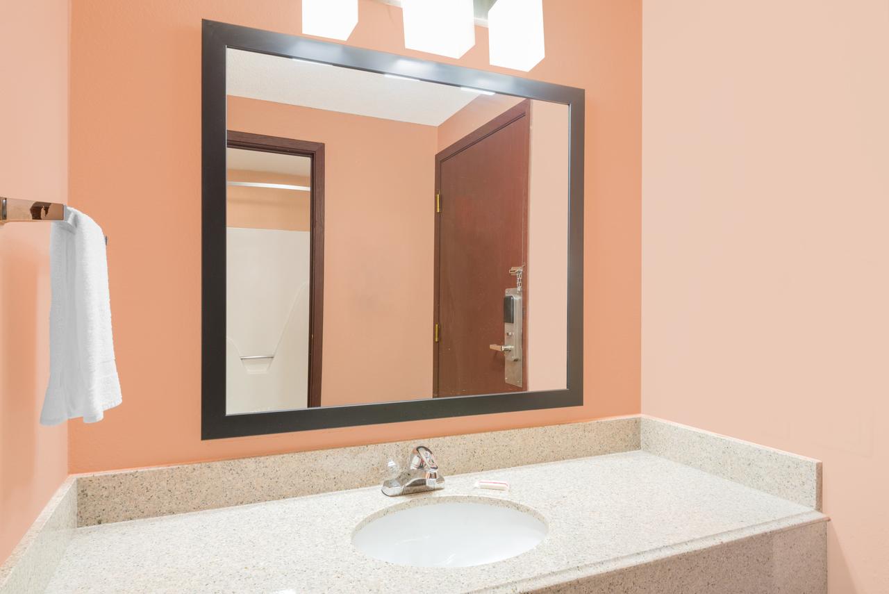 Super 8 By Wyndham Shelbyville - thumb 13