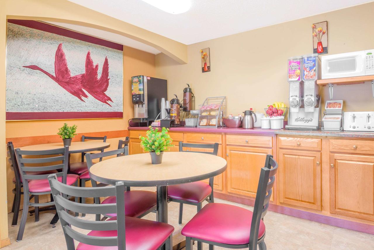 Super 8 By Wyndham Shelbyville - thumb 29