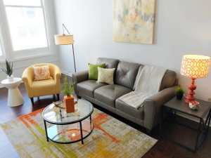 BRIGHT & SPACIOUS 2BR IN DOWNTOWN BLOCK APTS