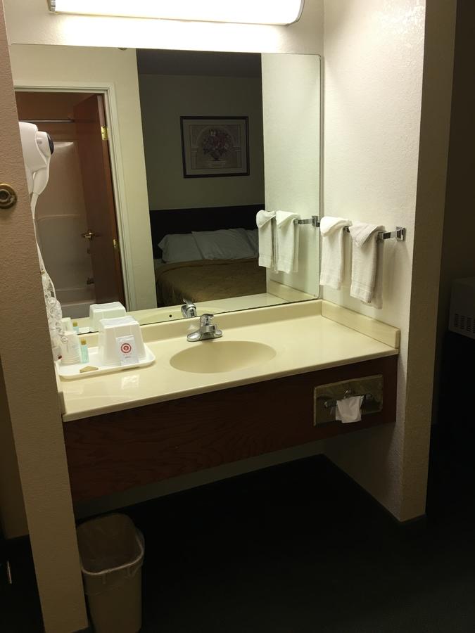 Arlington Inn And Suites - thumb 6