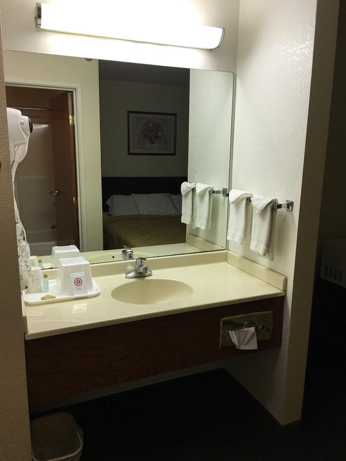 Arlington Inn And Suites - thumb 7